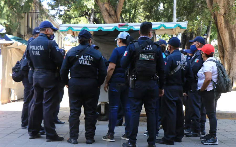 policias
