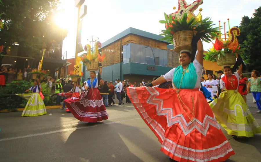  Ve sector empresarial que la máxima fiesta de los oaxaqueños podría verse empañada por movilizaciones del magisterio.