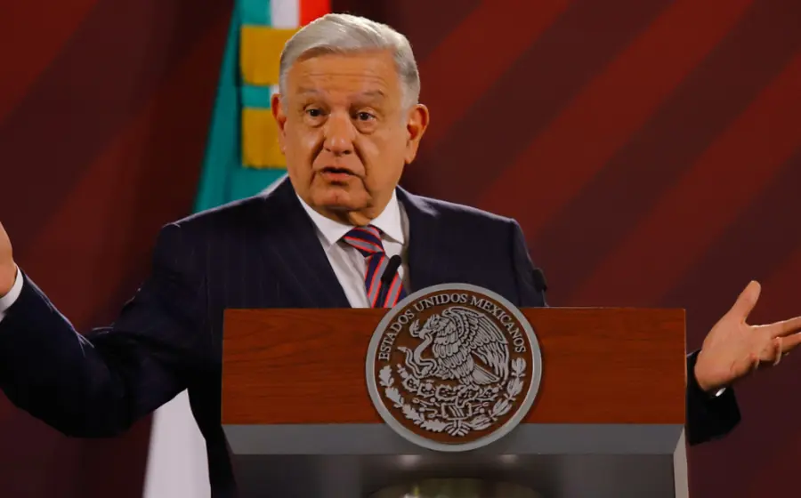 Andrés Manuel López Obrador en conferencia