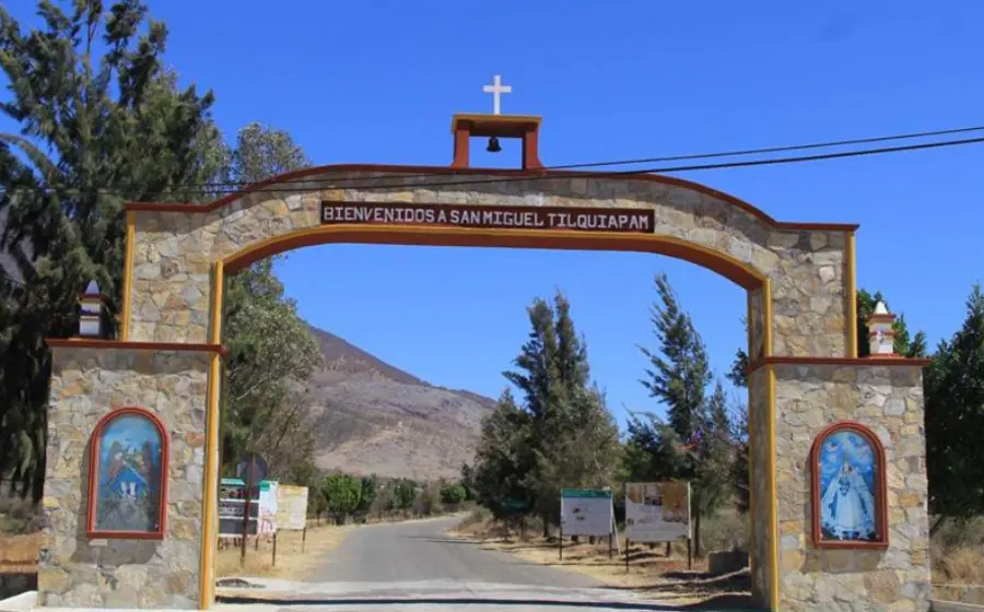 Entrada a San Miguel Tilquiapam