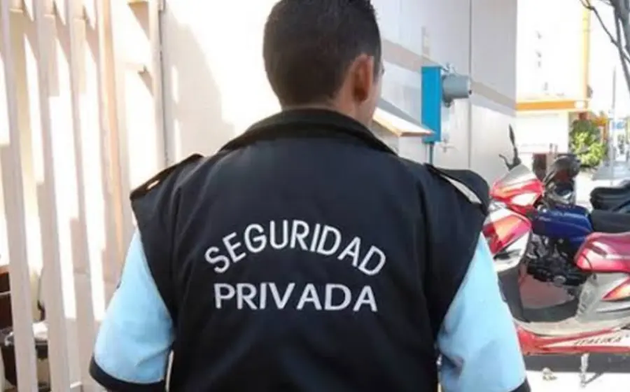 Elemento de seguridad privada