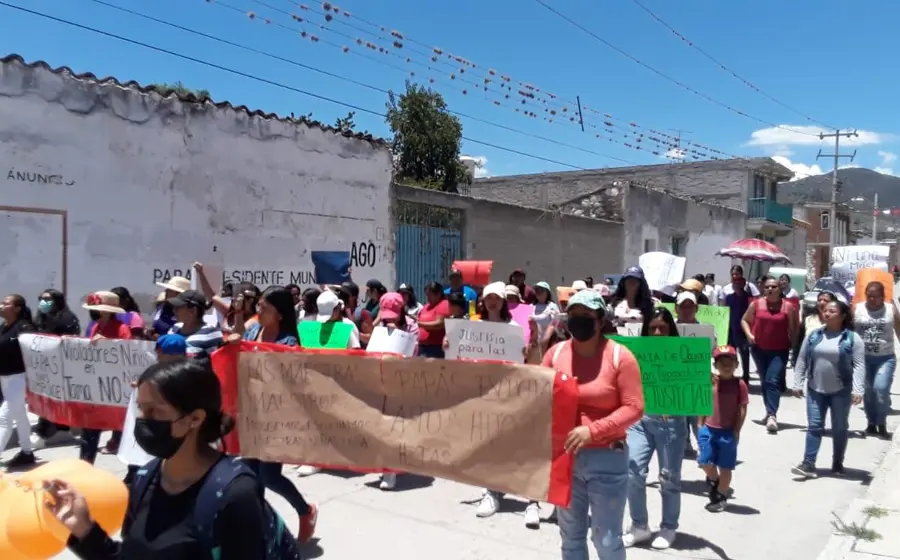marchan-mujeres