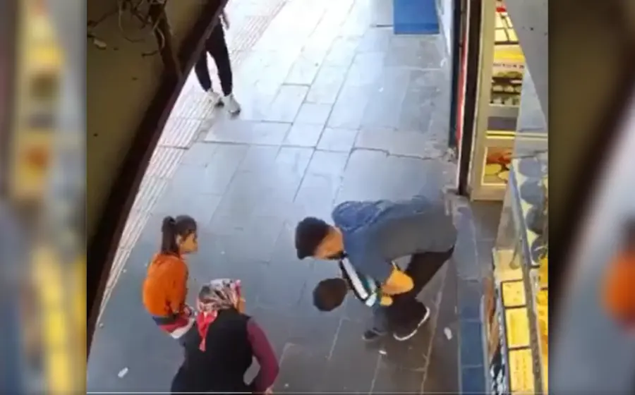 desconocido_salva_menor_ahogandose
