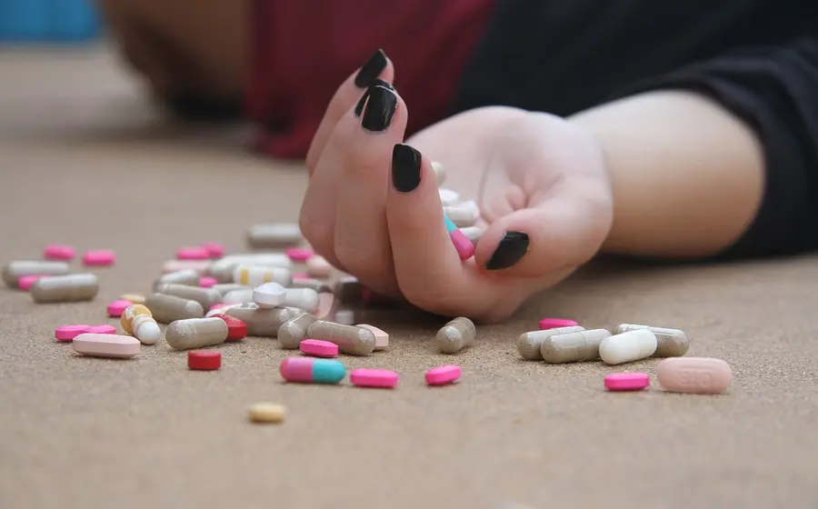 pastillas-suelo-suicidio