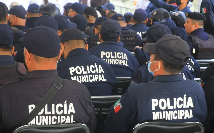policias