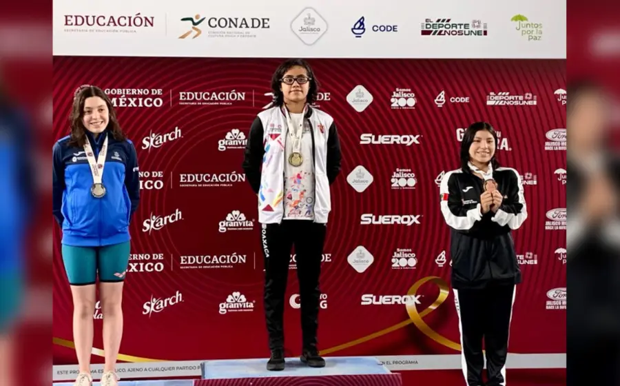 sahara_monroy_gana_oro_natacion