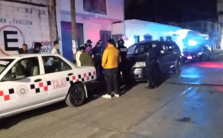 acidente-taxi-camioneta1