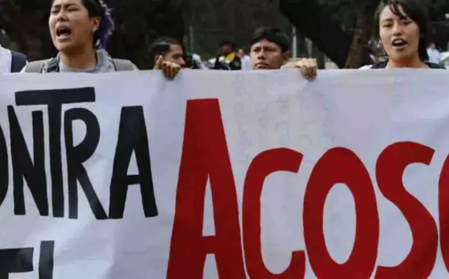 acoso-pancarta-protesta