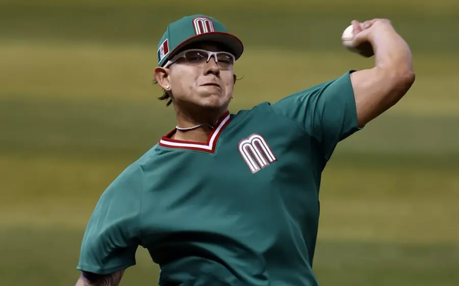 julio-urias-pitcher2