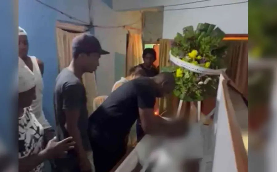 hombre_despierta_en_su_funeral