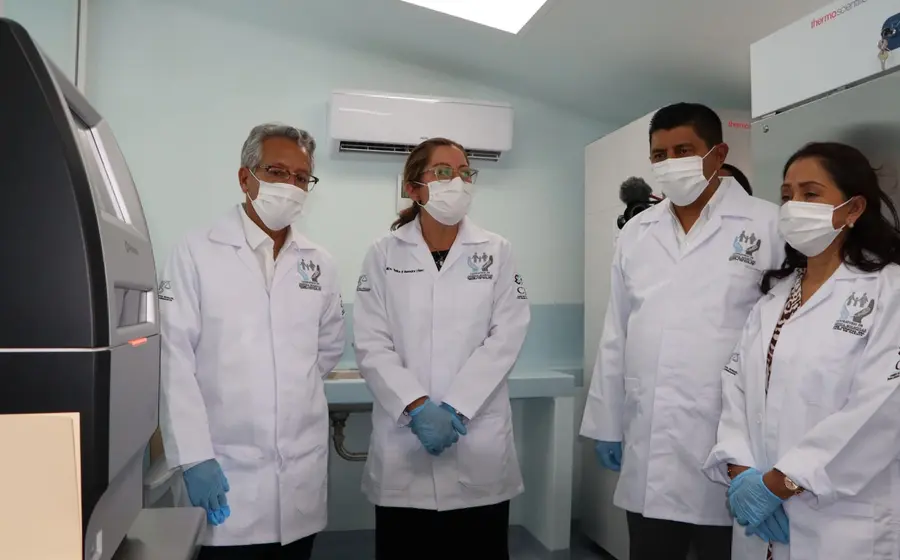 inauguran_laboratorio_de_genetica