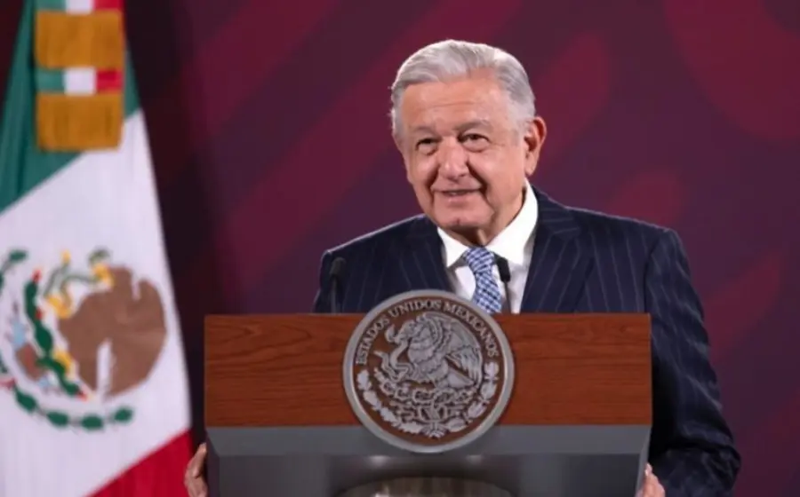 lopez_obrador_dia_del_maestro