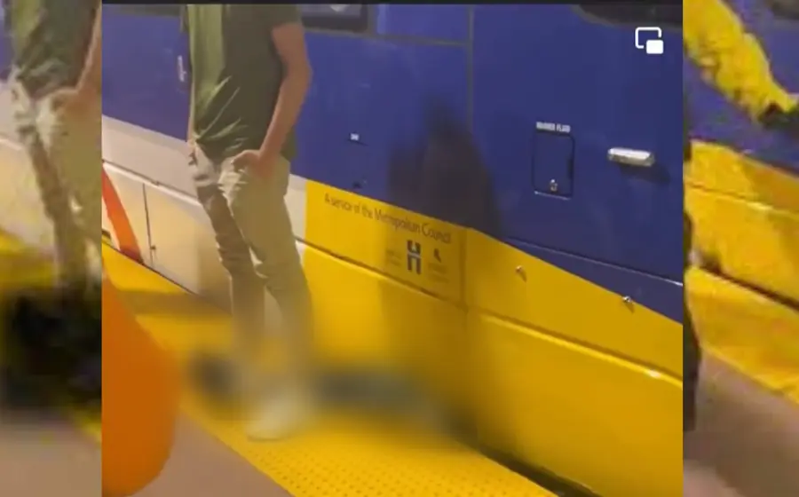 hombre_queda_prensado_en_metro