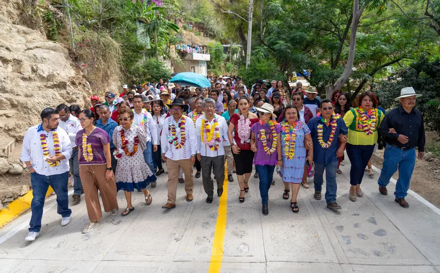Las vecinas habían visto los caminos artesanales en otras comunidades, menos en su colonia, en la capital oaxaqueña.