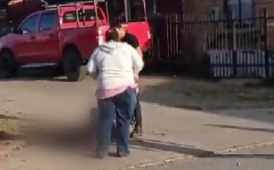 hombre_ultima_hermano_arma_punzocortante