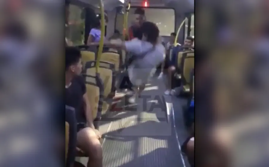 agrede_menor_de_edad_autobus