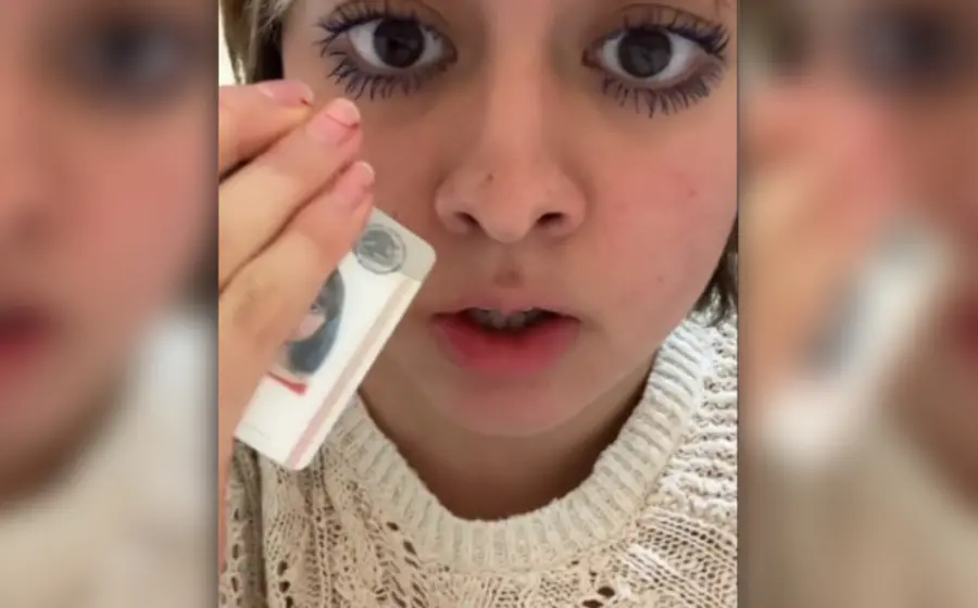 mujer_usa_firma_zona_intima_ine