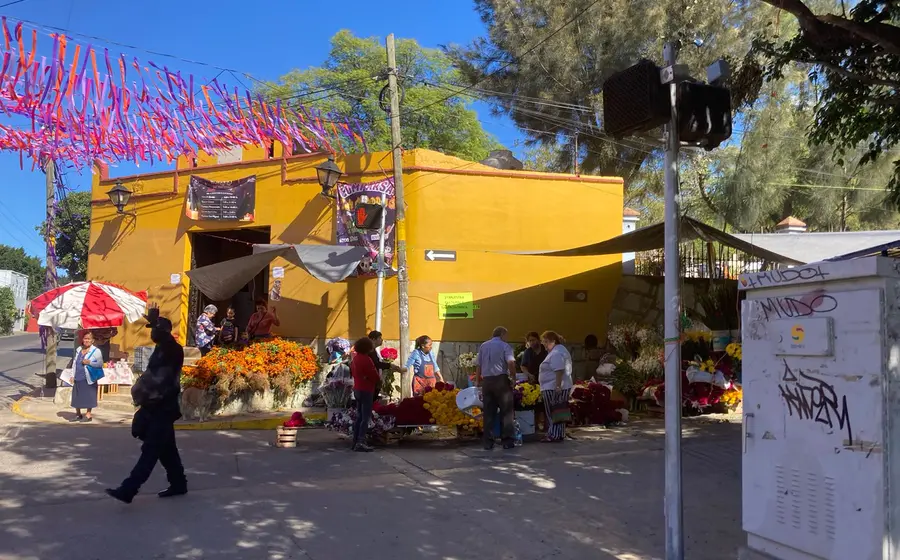lunes_del_panteon_barrio_exmarquesado_oaxaca
