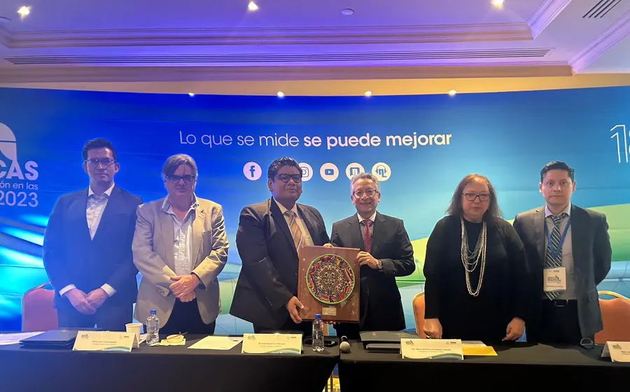 entrega_reconocimiento_eduardo_pinacho_sanchez 