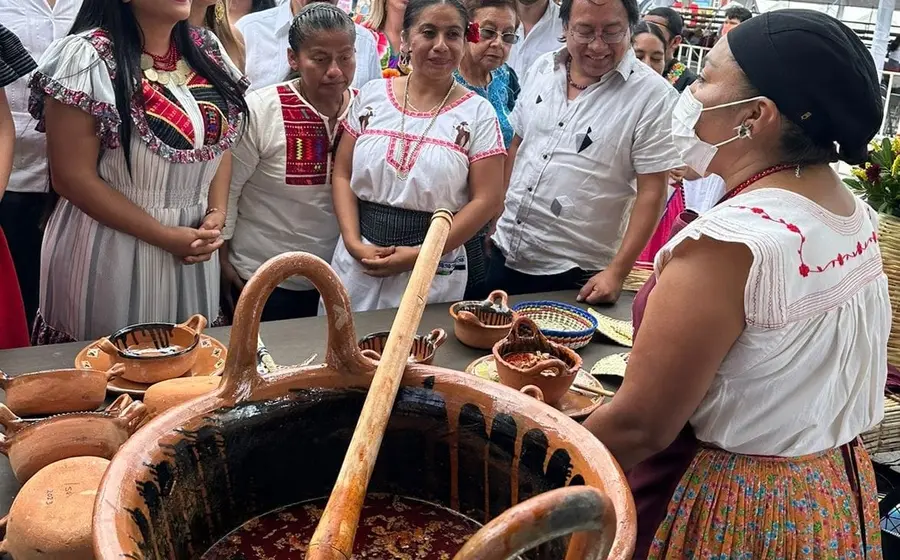 deja_ganancias_festival_mole_de_caderas