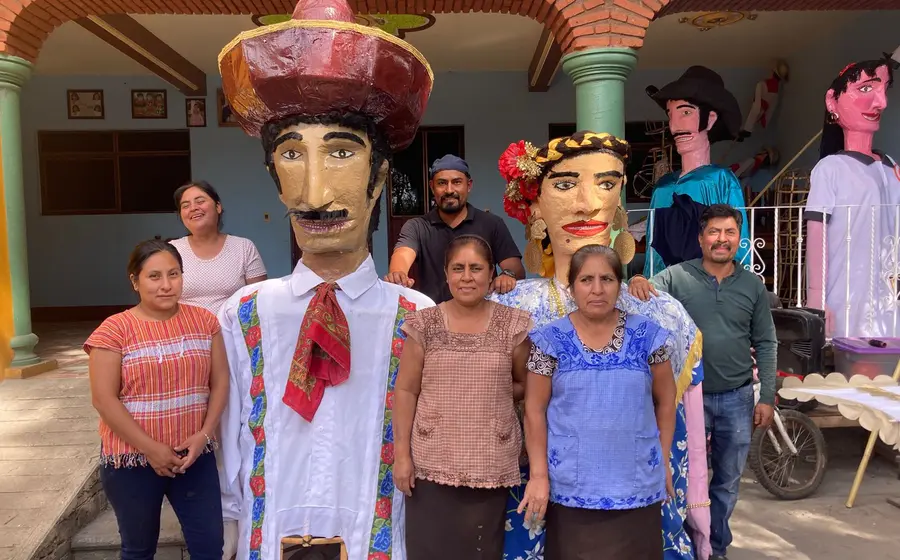 familia_martinez_continua_tradicion_monos