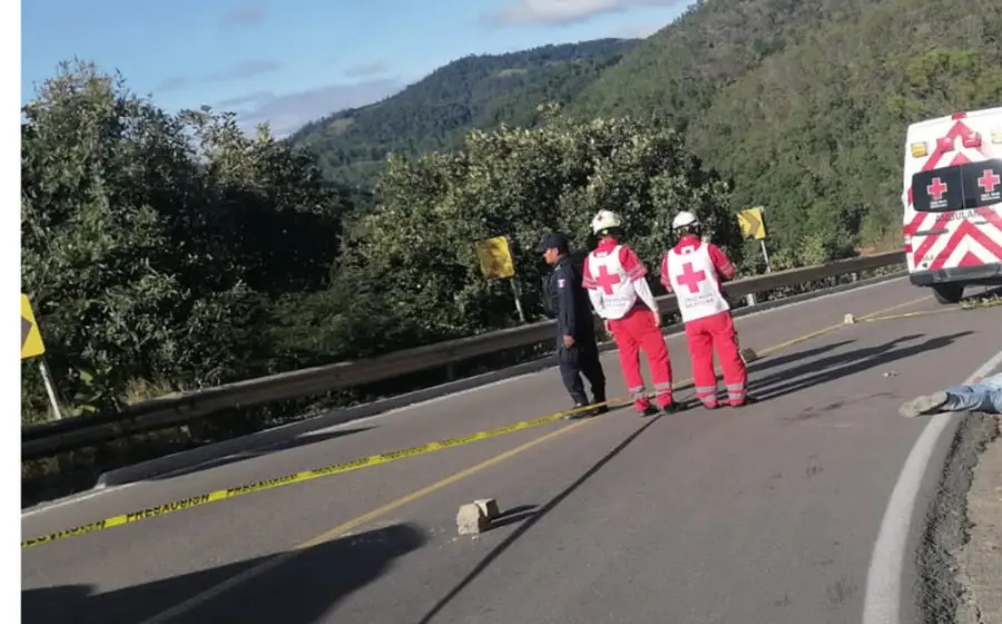 muerto-carretera-asaltado