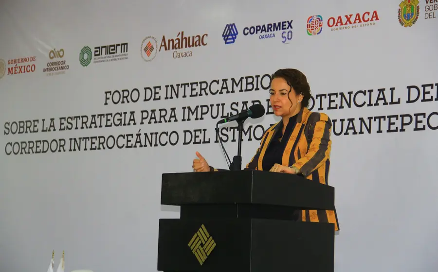 yoani-rodriguez-foro-anahuac-corredor