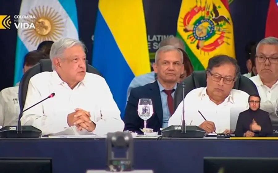 Andrés Manuel López Obrador en conferencia