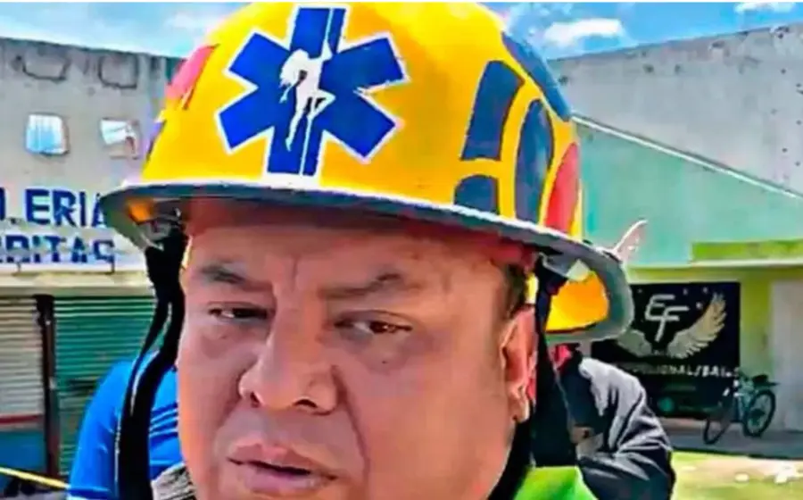 casco_con_bailarina_proteccion_civil