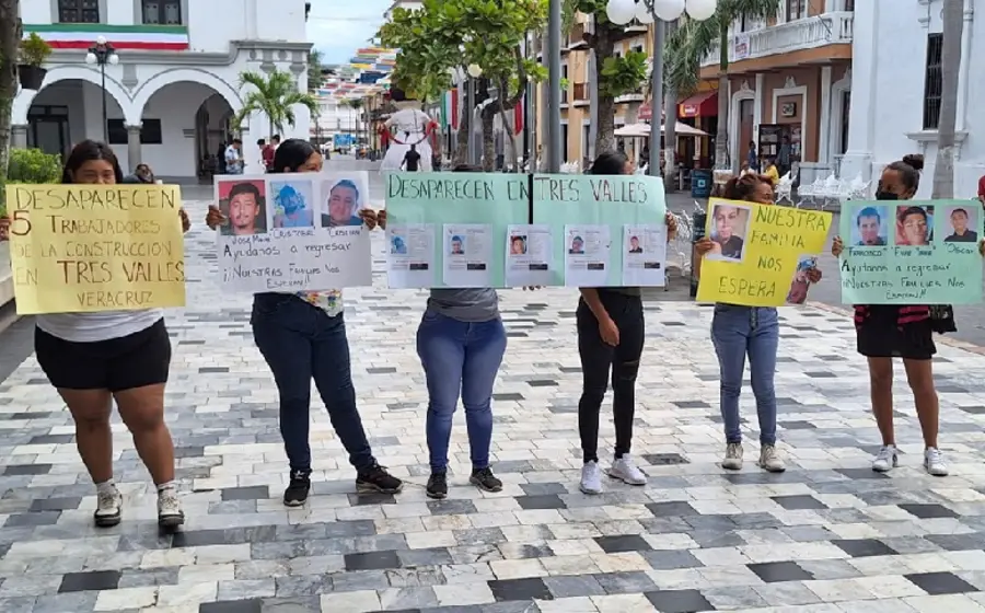familiares-obreros-protesta1