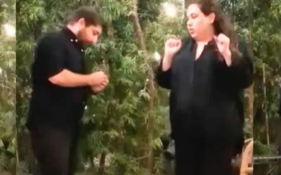 huye_de_propuesta_de_matrimonio