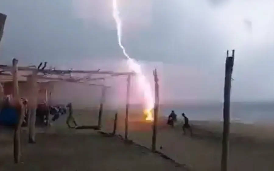 rayo-cae-playa