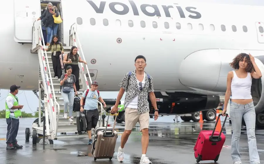 turistas-avion-vuelo