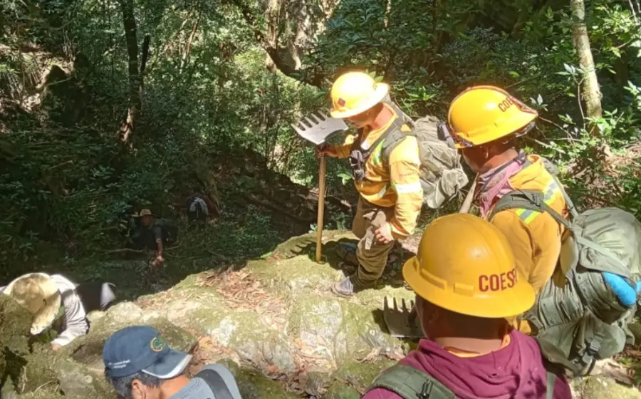 atiende_coesfo_ incendio_santiago_lachiguiri