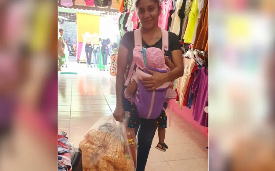critica_vendedora_chicharrines_ladymugrosa