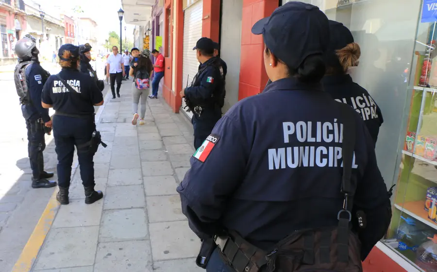 policias