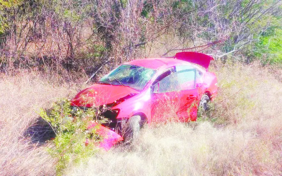 La familia de un conocido músico de Jalapa del Marqués, sufrió una mortal volcadura en su vehículo.