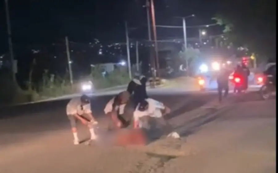 El asesinato ocurrió frente a la estación de gasolina, en jurisdicción de Cuilápam de Guerrero.