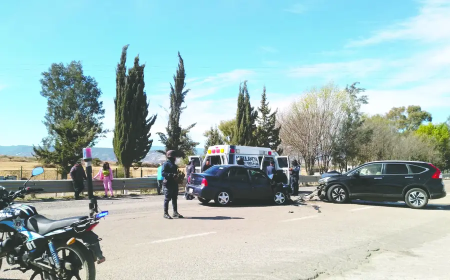 Una mujer fallecida y cuatro lesionados fue el saldo del percance en Asunción Nochixtlán.