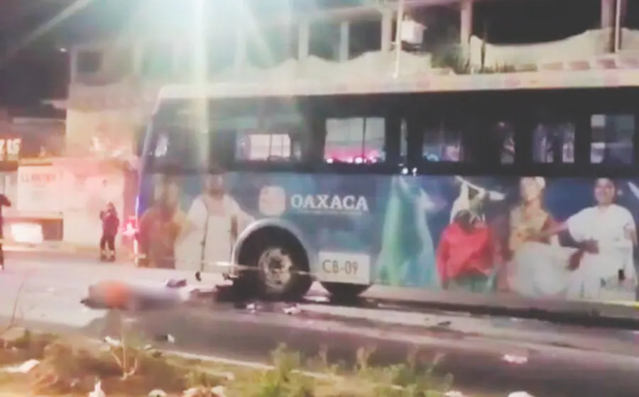 El conductor del autobús quedó a disposición del agente del Ministerio Público mientras se deslindan responsabilidades.