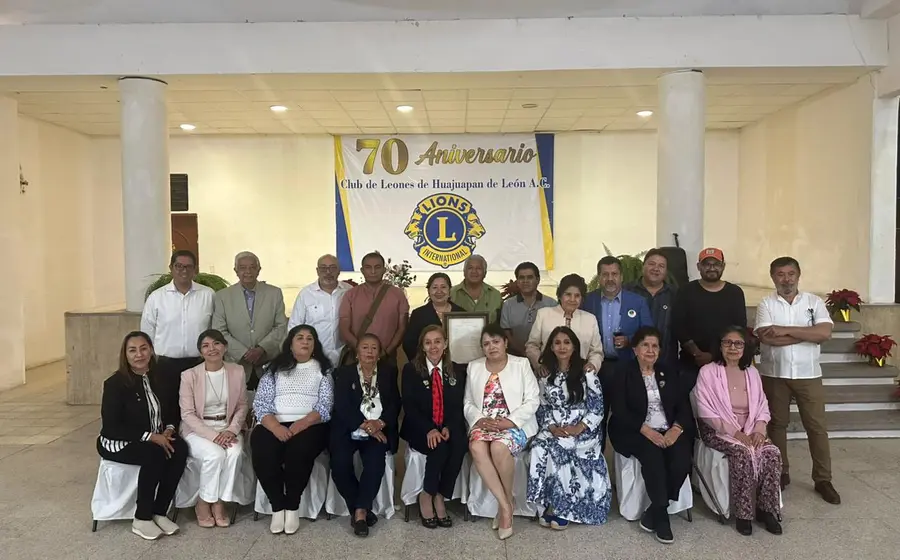 Los socios del Club de Leones cumplieron 70 años en Huajuapan.