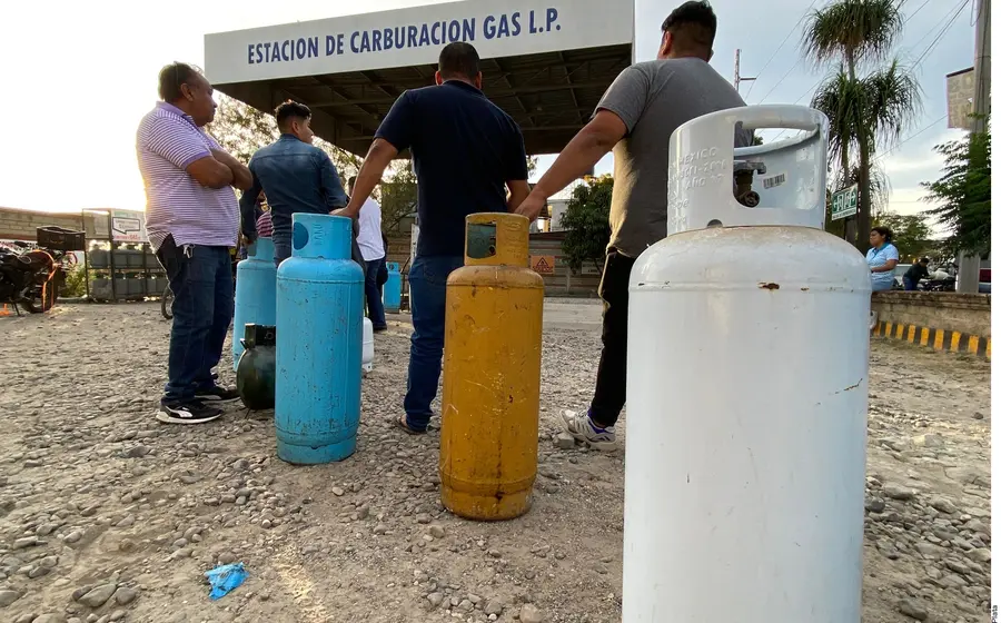La situación ésta generada por la incapacidad de la empresa gasera para cubrir toda la demanda