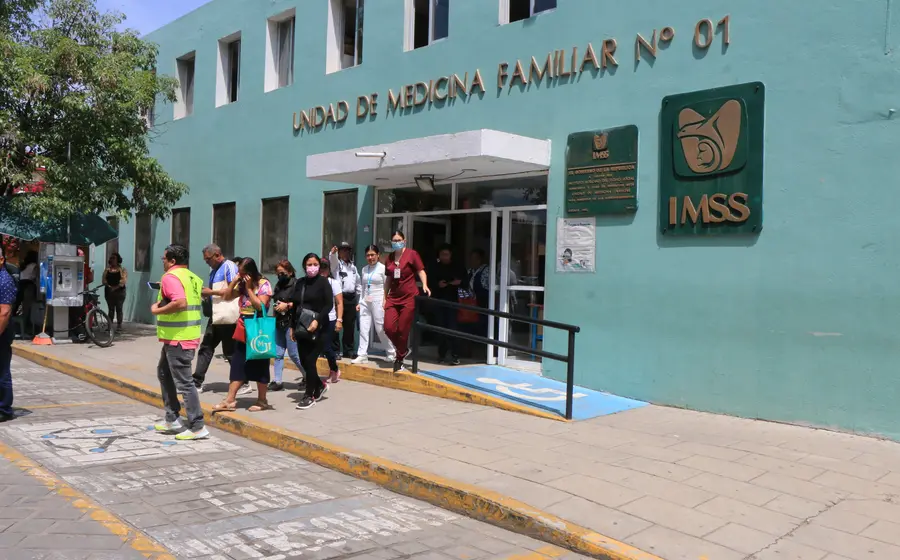 El IMSS seguirá brindando servicio de urgencias en temporada navideña.