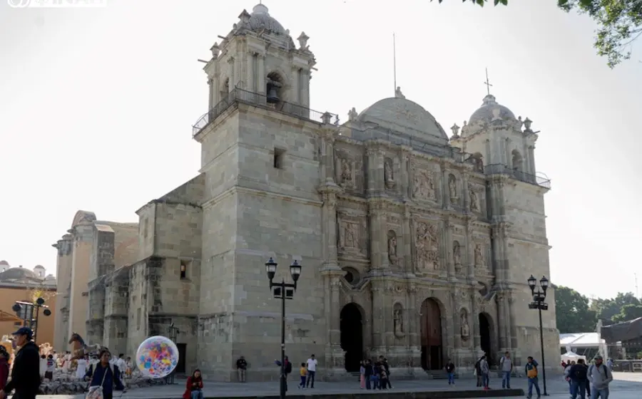 Así luce la Catedral Metropolitana de la ciudad de Oaxaca, después de la limpieza. 