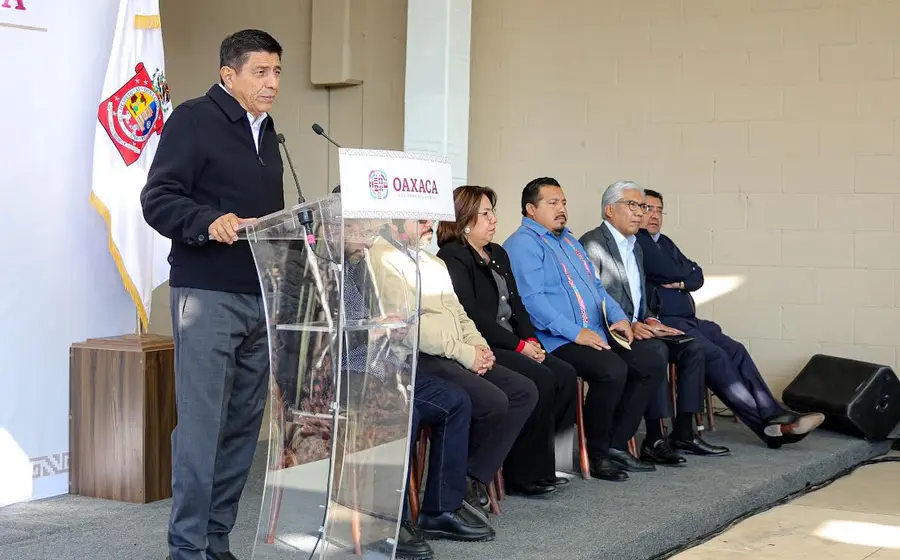 Salomón Jara afirmó que ha hecho obras y que, además, se han pagado 10 mil millones de pesos de la deuda heredada del estado.