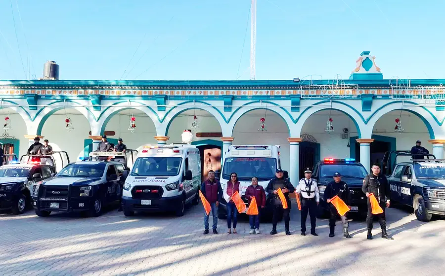 El banderazo de inicio se dio frente al palacio municipal de Juxtlahuaca.
