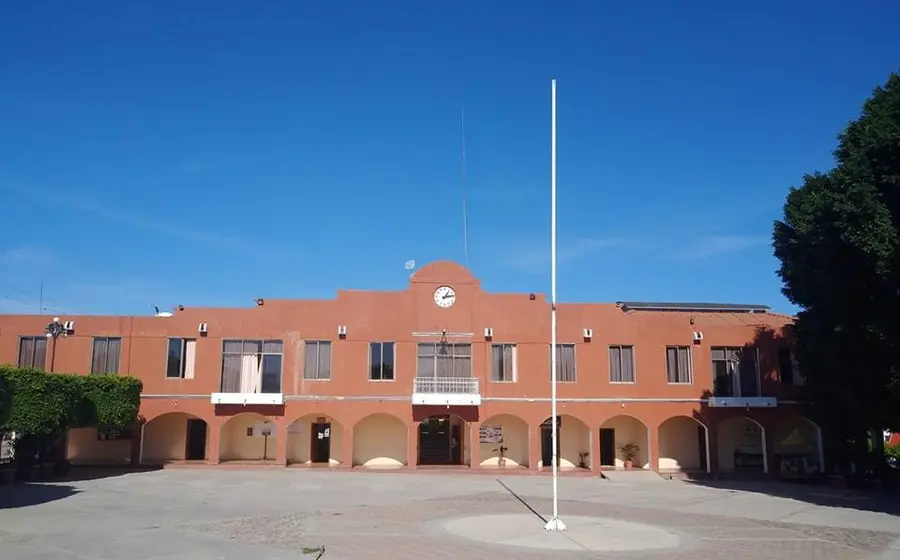 Elementos de la Cruz Roja Mexicana trasladaron a la lesionada a un hospital de Huajuapan.