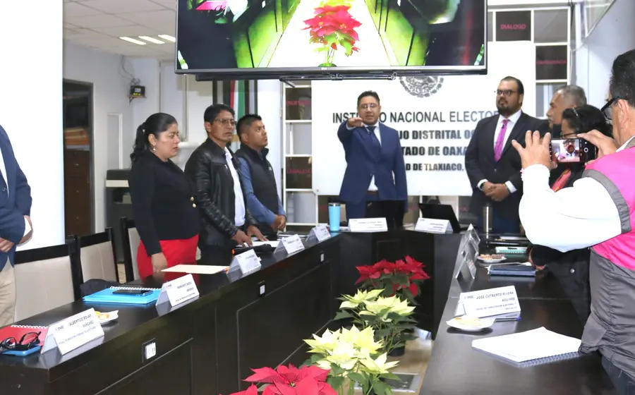 Rindió protesta el Consejero Presidente, Gabriel Vladimir Cruz Heredia, del Consejo Distrital 06 del INE en Tlaxiaco.