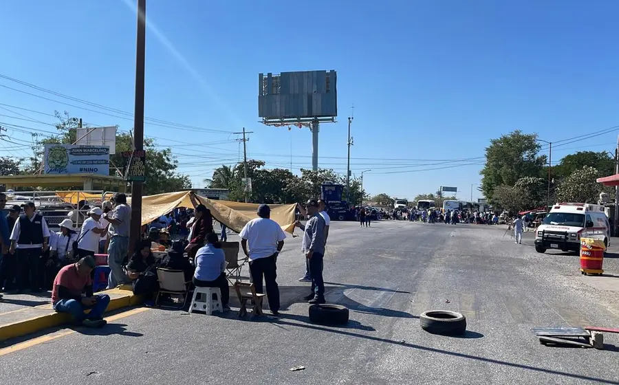 Los trabajadores sostienen que no les han pagado.