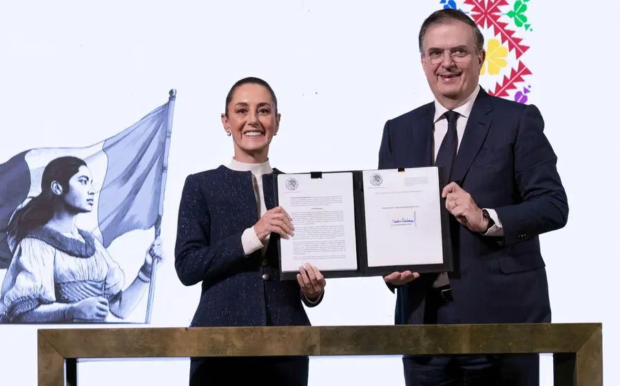La Presidenta Sheinbaum anunció que el SAT y la Agencia Nacional de Aduanas de México (ANAM) emitieron reglas para abatir el contrabando.